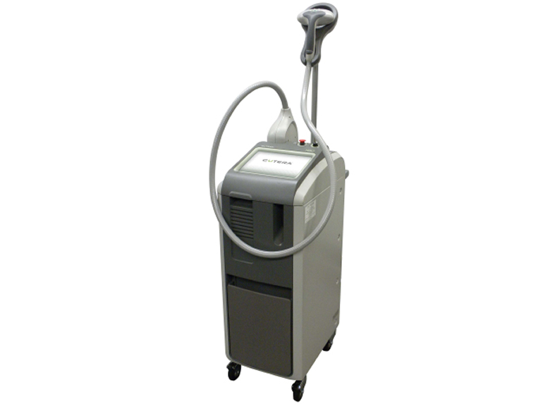 「富山県高岡市・射水市氷見市でシミ取り治療を提供している形成外科・皮膚科・美容皮膚科のだいぞうクリニック、シミ取りイメージ図」